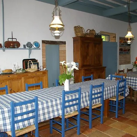 Grande Maison Mirabelensis - D'hotes Bed & Breakfast 3*