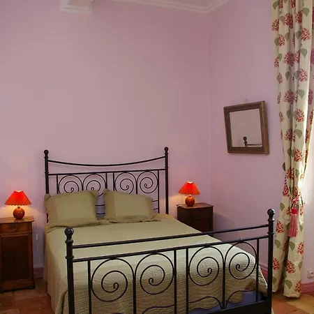 Grande Maison Mirabelensis - D'hotes Bed & Breakfast